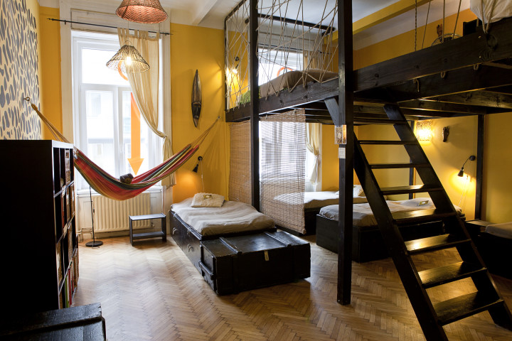 Survival guide: Hostels | The Cheerful Wanderer