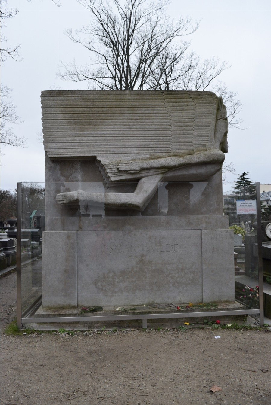Photo Diary: Père Lachaise Cemetery | The Cheerful Wanderer